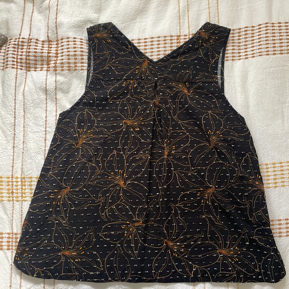 DR2 Black Floral Print Top - Picture 5 of 7